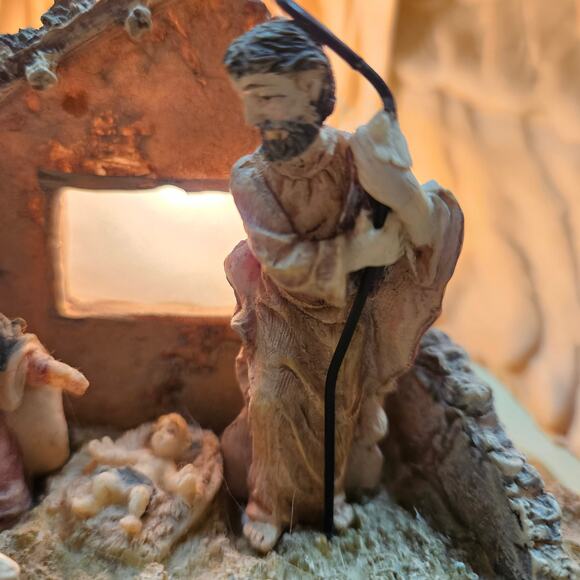 Vintage7.5" Sculptured Nightlight Angel Over Nativity Scene Electric Light READ - Picture 5 of 9